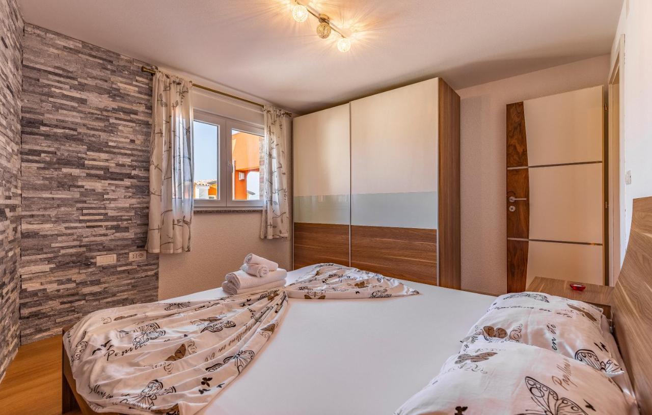Larst Apartment