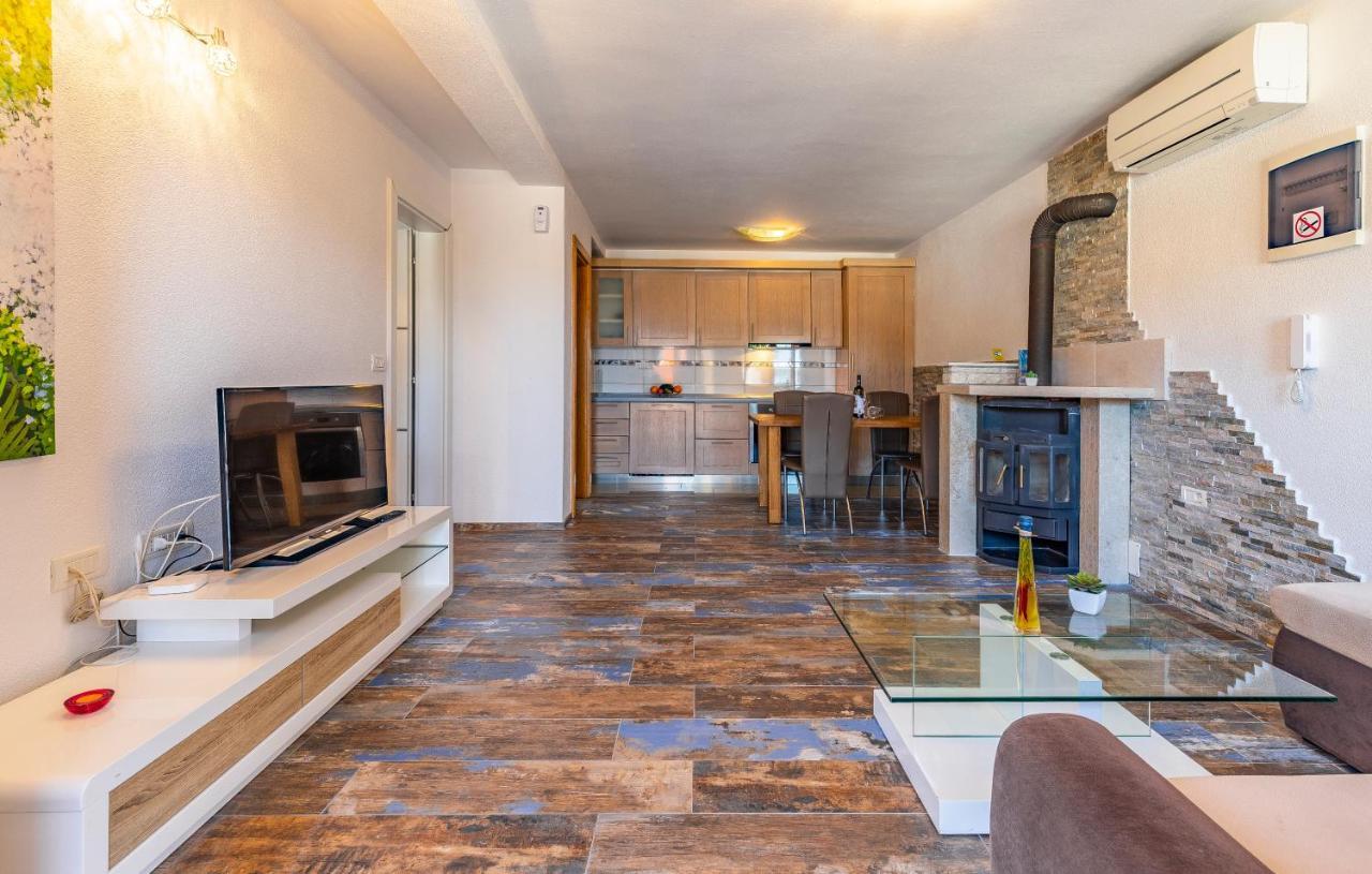 Apartment Larst