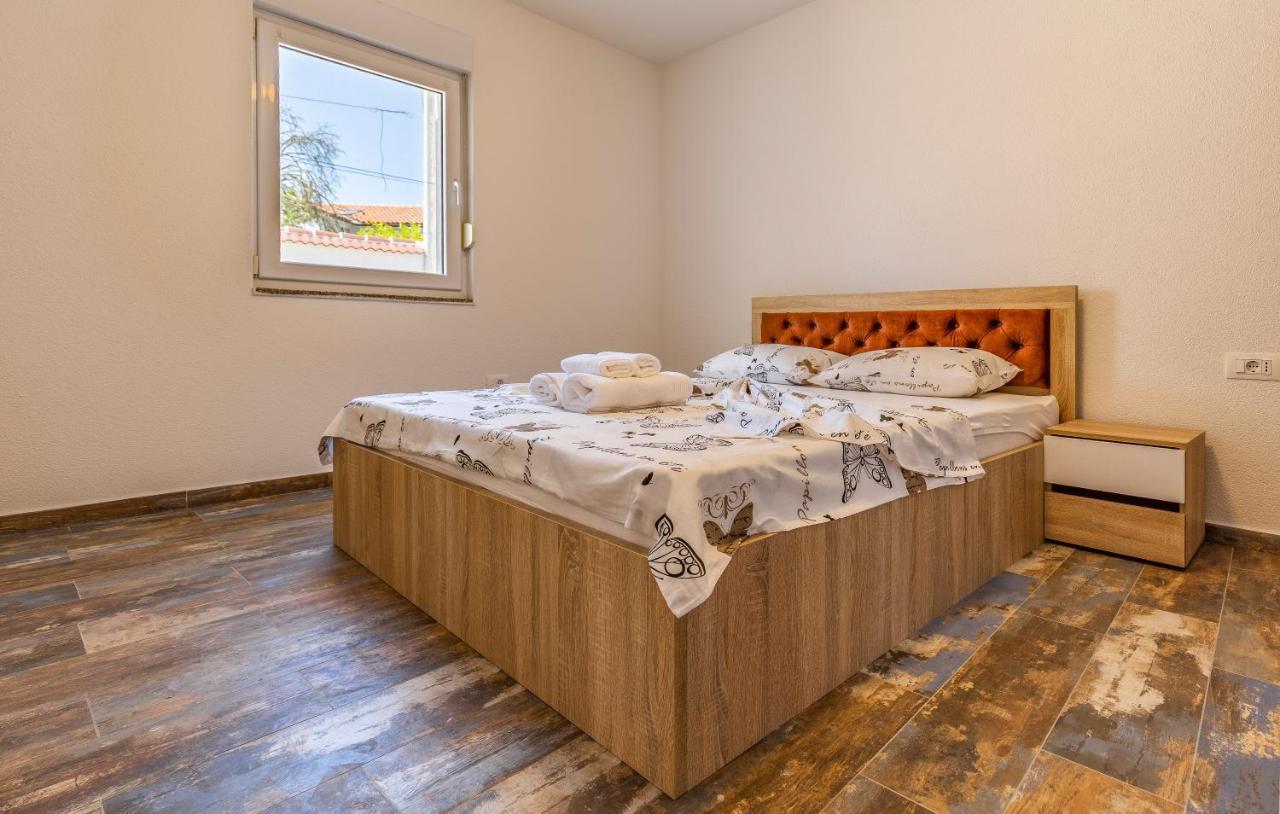 Larst Apartment
