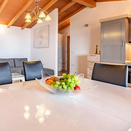 Apartments Larst Medulin Extérieur photo