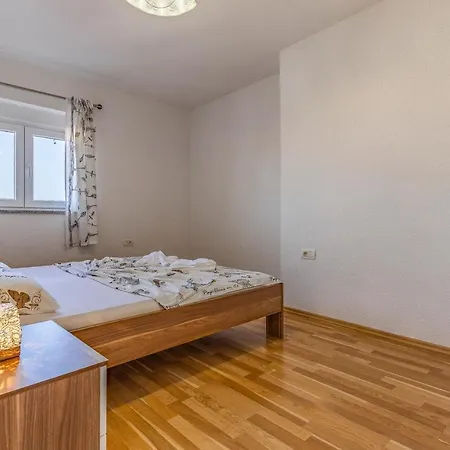 Apartments Larst Medulin Extérieur photo