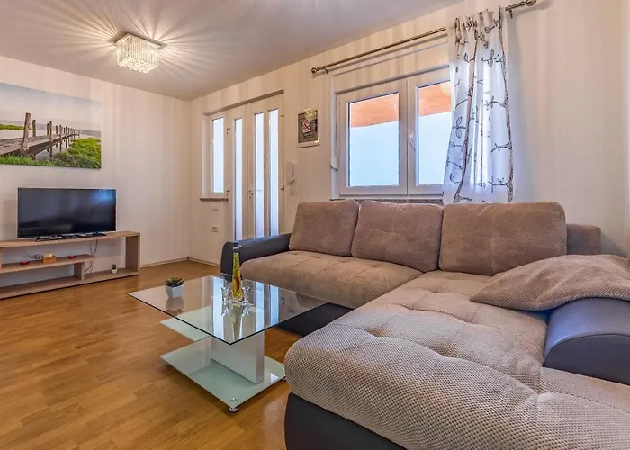 Apartments Larst