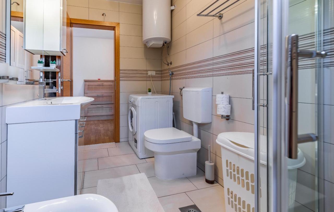 Larst Apartman *