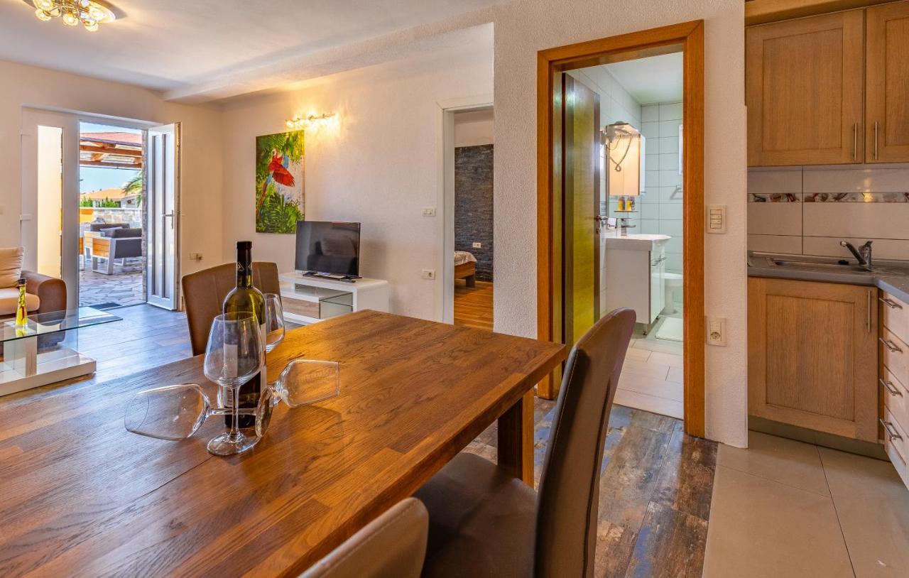 Larst Apartment