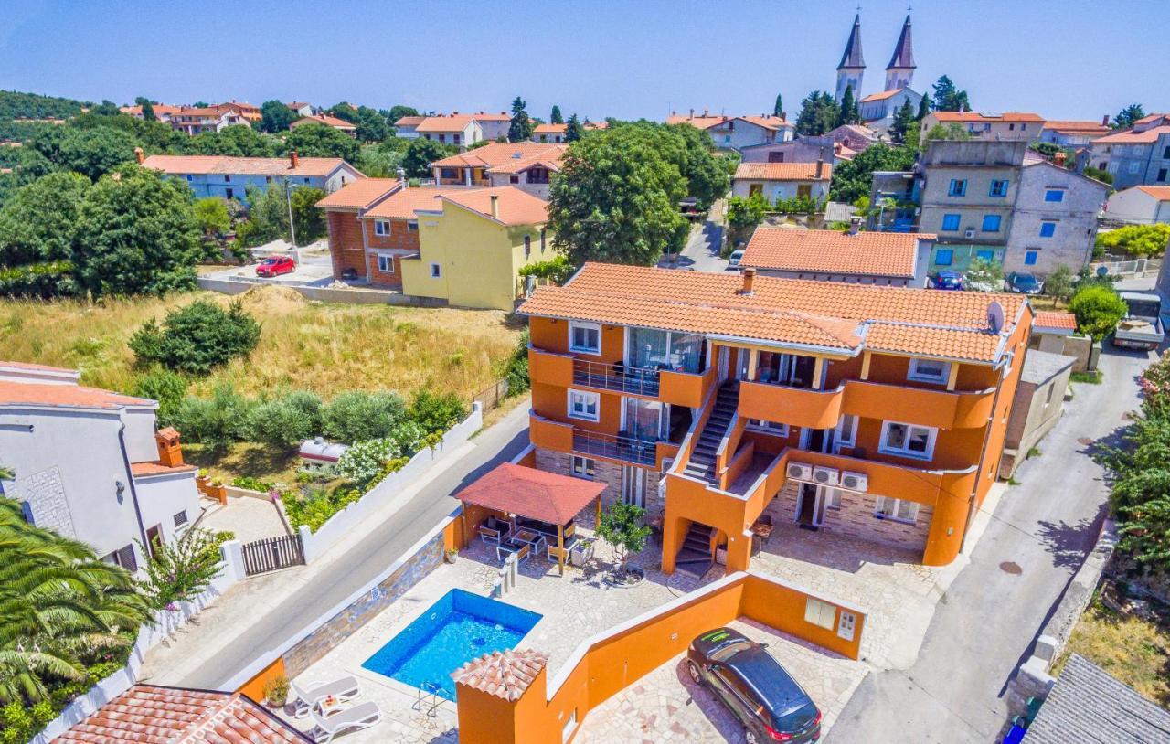 Larst Apartman *