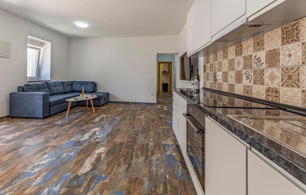Apartment Larst *
